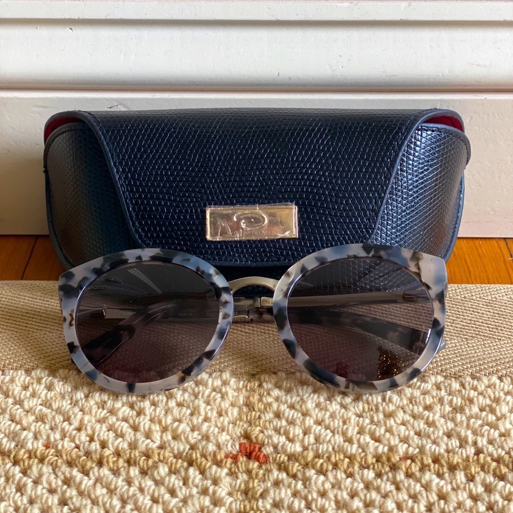Oscar de la Renta sunglasses